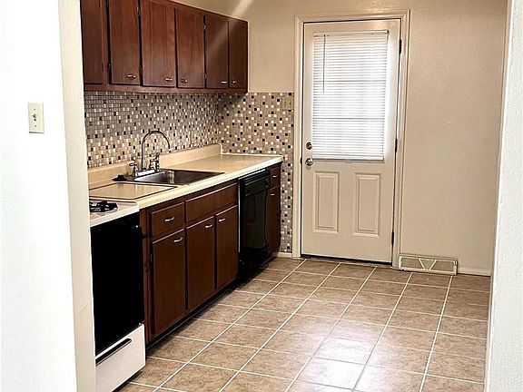 4th image of 4063 Esseldale Dr