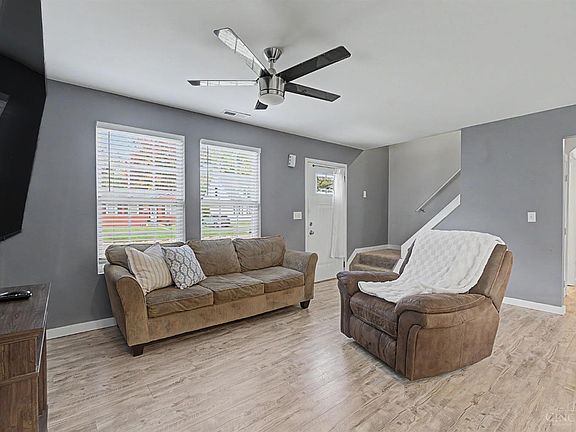 3rd image of 82 Cherokee Dr