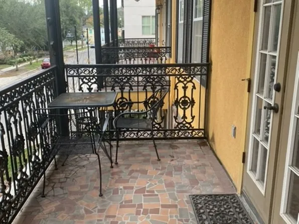325 NW 14th St APT 203, Gainesville, FL 32603