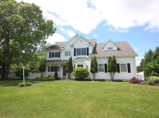 11 Northstar Dr, Troy, NY 12180