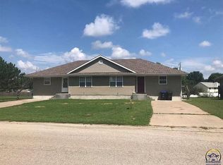 112 Sage St, Silver Lake, KS 66539