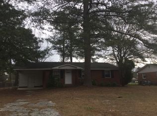 1871 Strathmore Ave, Fayetteville, NC 28304