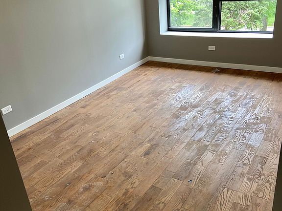 5th image of 4830 S Drexel Blvd #1004