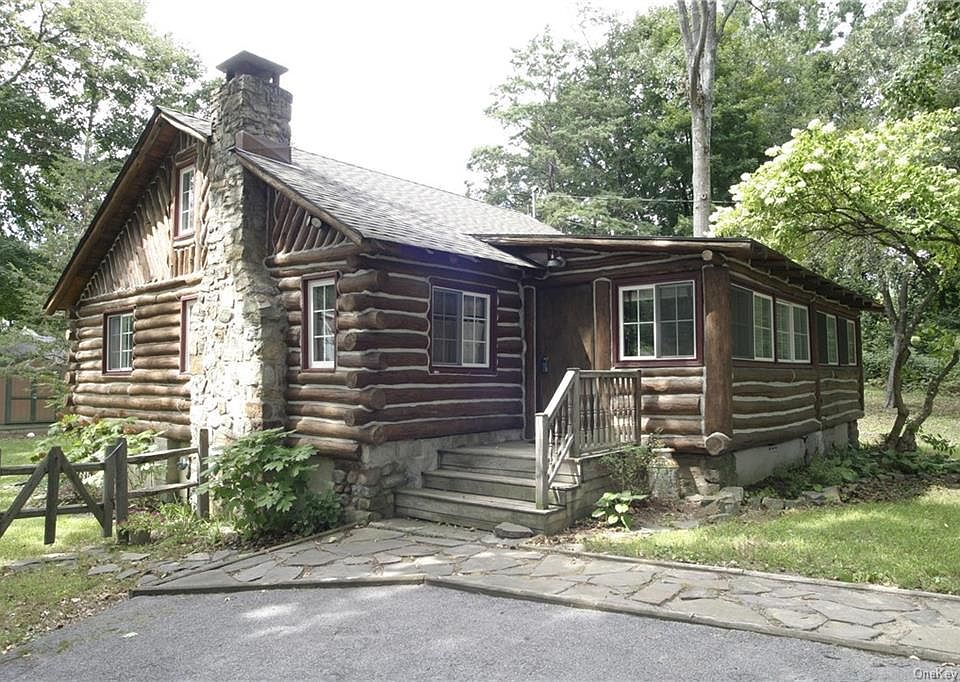1st image of 20 Lakelands Ave