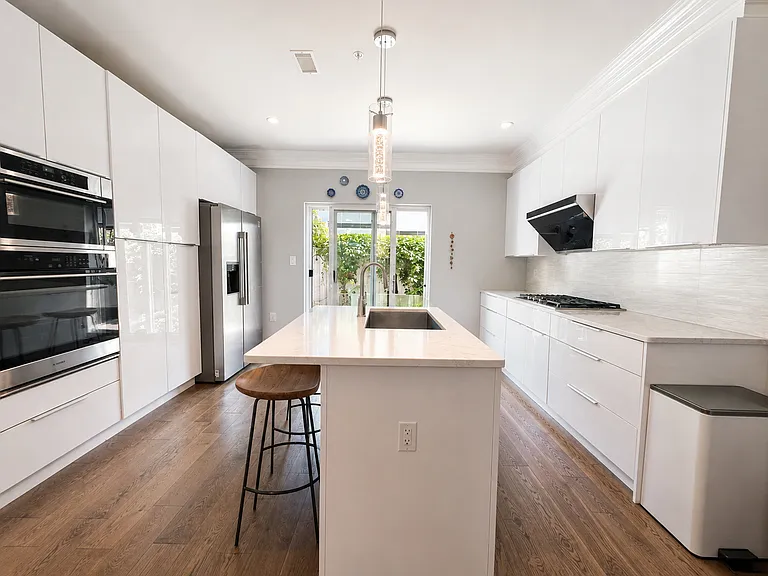 1127 Kimball St — Photo 4