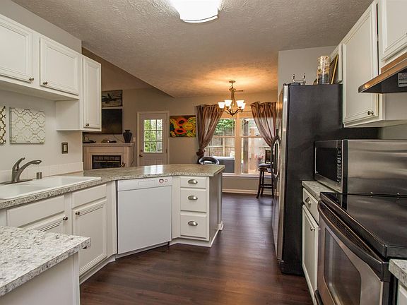 5th image of 3068 Glenwood Dr