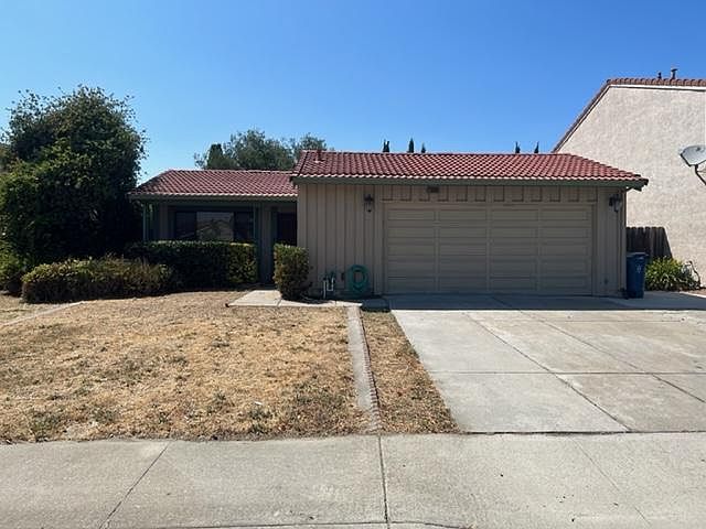 1st image of 30835 Periwinkle Dr