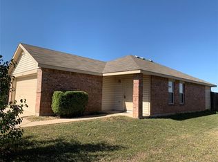 1341 Castle Ridge Rd, Fort Worth, TX 76140