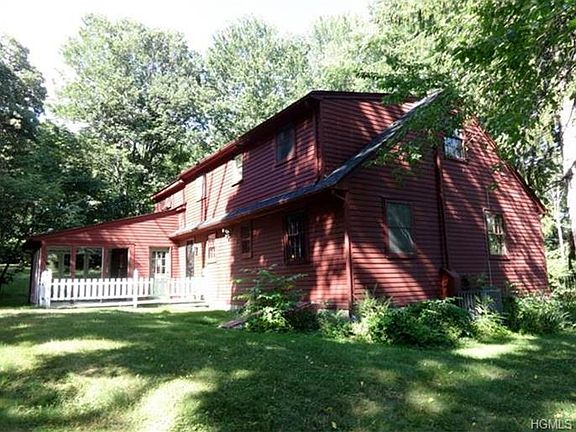 3rd image of 1 Fieldstone Ct