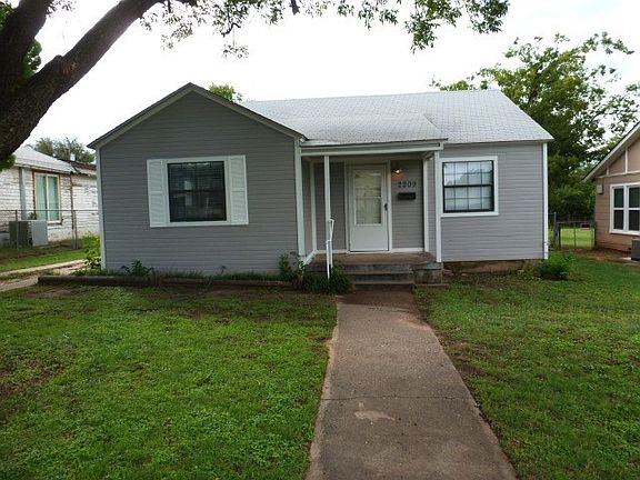 2nd image of 2209 Melrose St