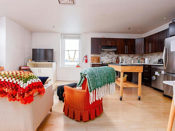 3rd image of 131 Main St APT 306