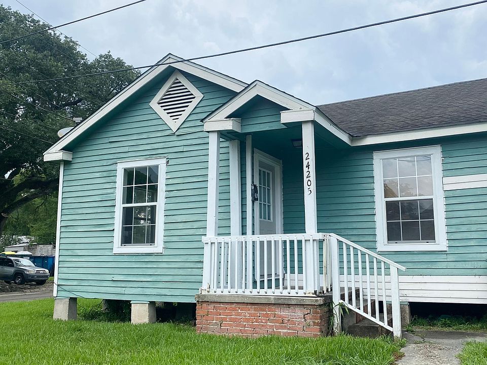 1st image of 24205 Engolio St