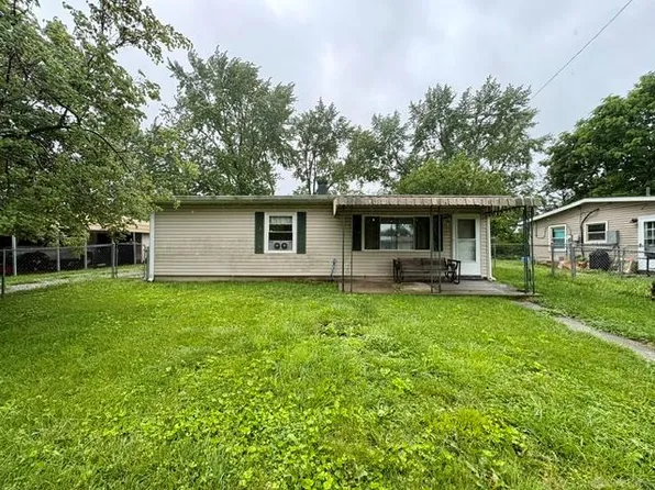 302 Rawson Dr, New Carlisle, OH 45344