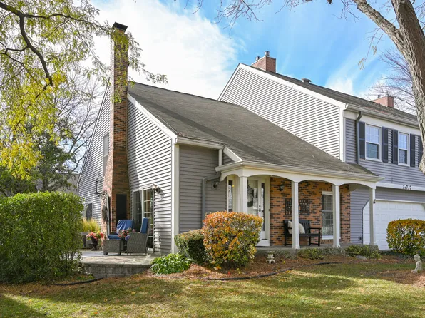 2S737 Timber Dr, Warrenville, IL 60555