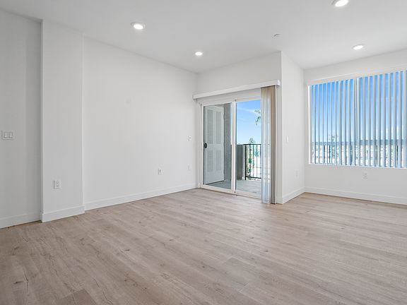5th image of 8802 Van Nuys Blvd #304