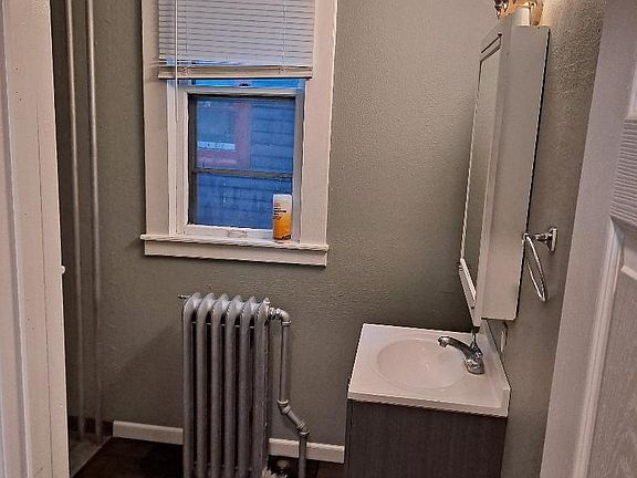 3rd image of 727 6th St E Unit 1