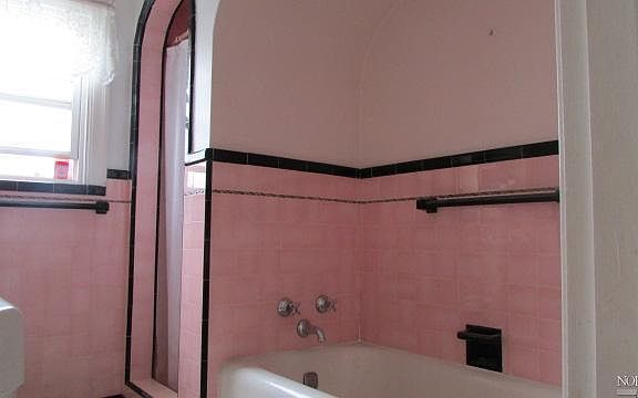4th image of 33 Buena Vista Ave