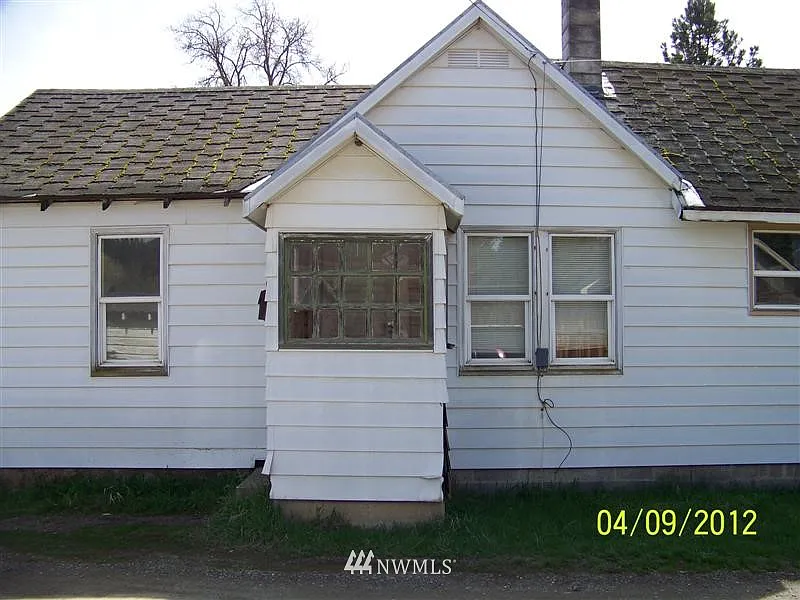 411 1/2 Railroad Street photo 1