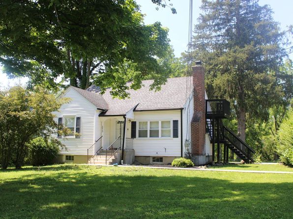 213 Old Bates Gates Rd