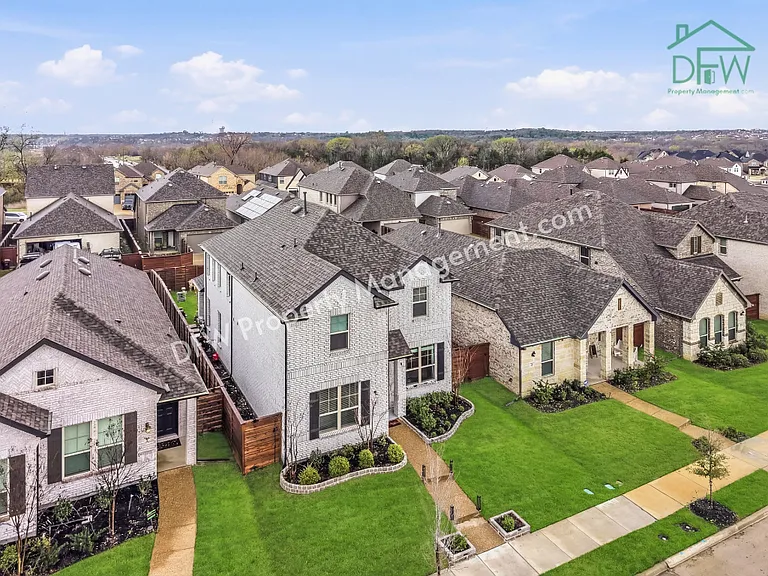 1908 Twisted Tree Ln — Photo 36