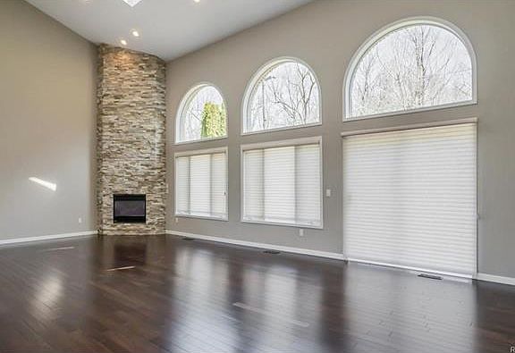 5th image of 6653 Queen Anne Dr