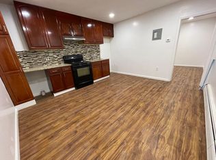 86 W 20th St #1, Bayonne, NJ 07002