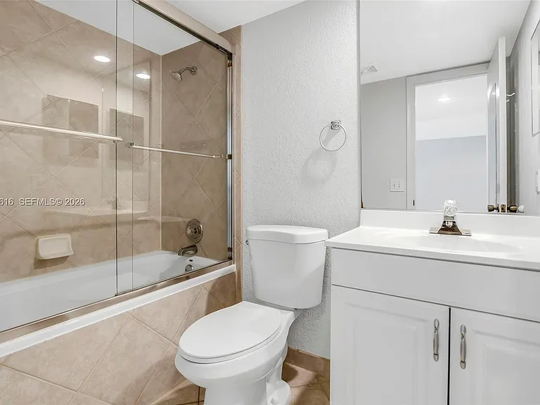 2322 S Cypress Bend Dr #311 — Photo 9