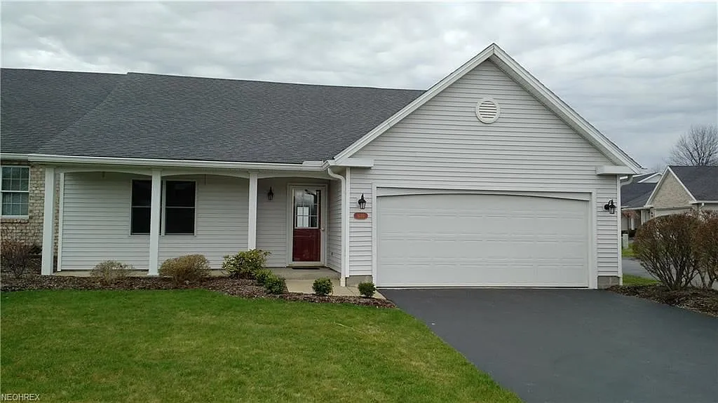 814 Woodfield Ct Unit 814 photo 1