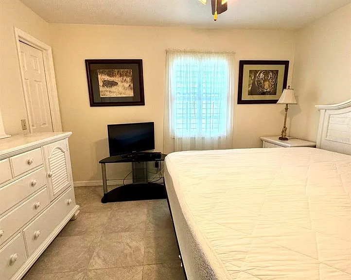 2141 SW Import Dr — Photo 9