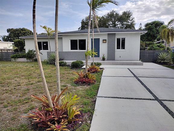 2nd image of 300 S Biscayne River Dr