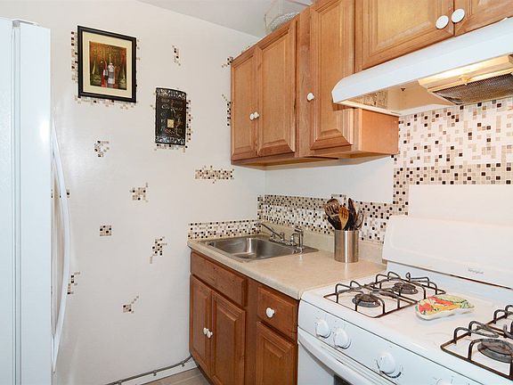 5th image of 315 W 232nd St APT 1D