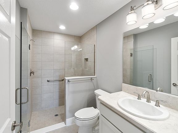 4th image of 1026 Jarboe Ave