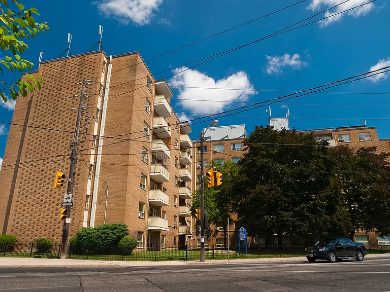 481 Vaughan Rd — Photo 6