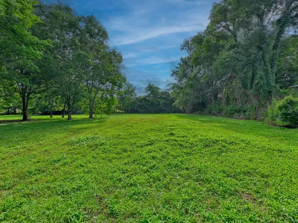 915 Farmers Rd, Brenham, TX 77833