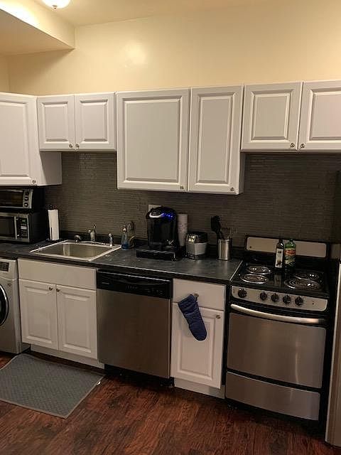 1st image of 3345-45 N Marshfield Ave #105