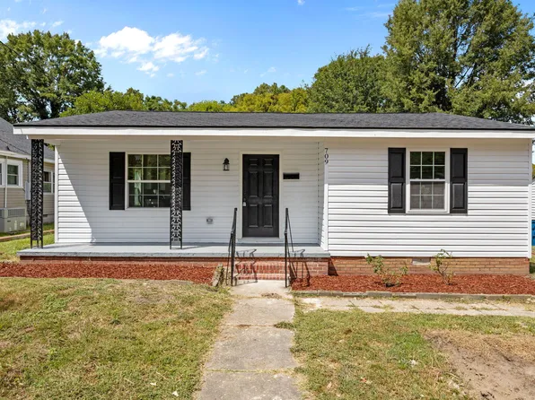 709 E Johnson St, Dunn, NC 28334