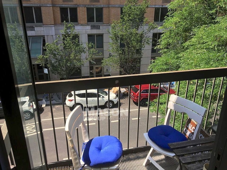 1st image of 337 W 43rd St APT 4D