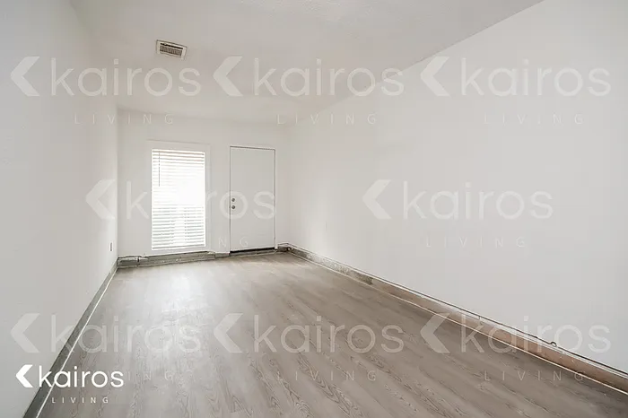 3 bed, 1.5 bath, 1298 sqft, $1,845 — Photo 3
