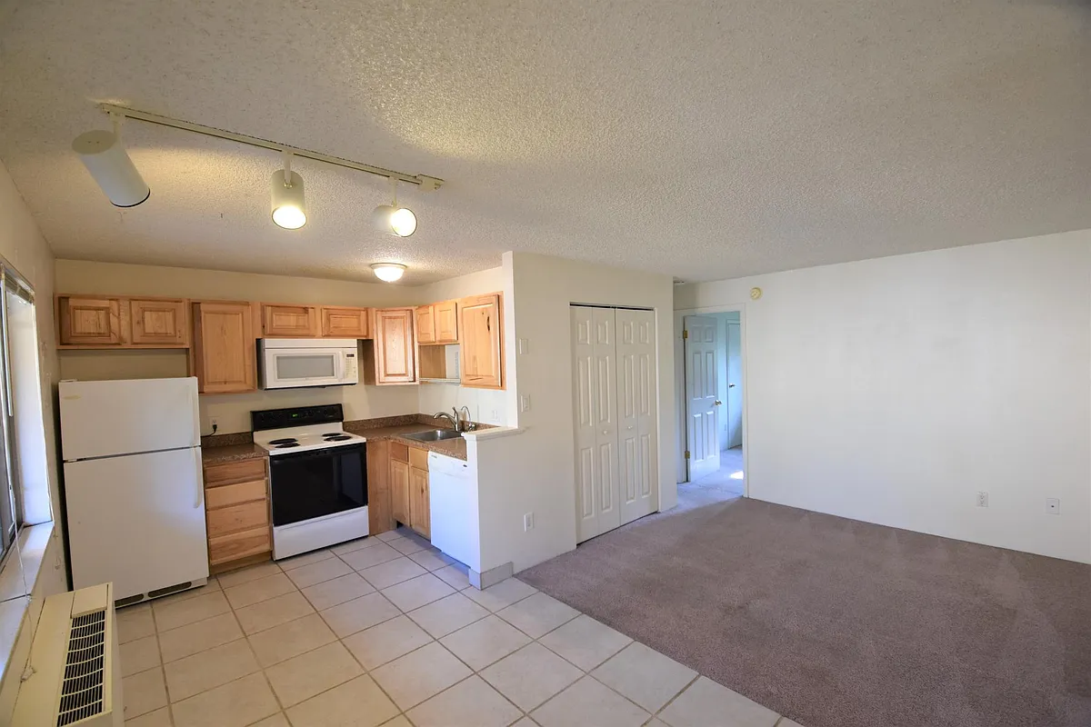 Building Photo - 3161 Madison Ave #R-309