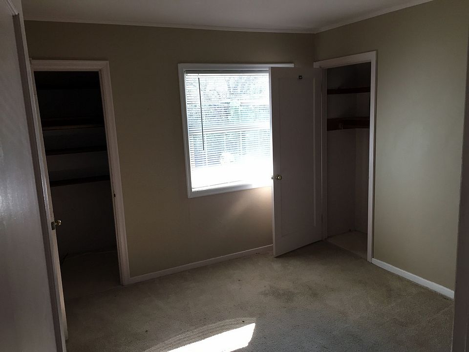1st room