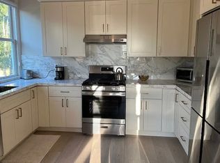 29 1st St #6, Corte Madera, CA 94925