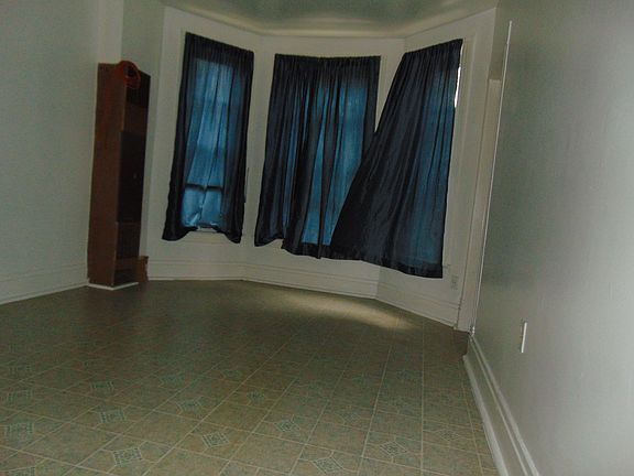 2nd image of 3623 S Hermitage Ave APT 2F