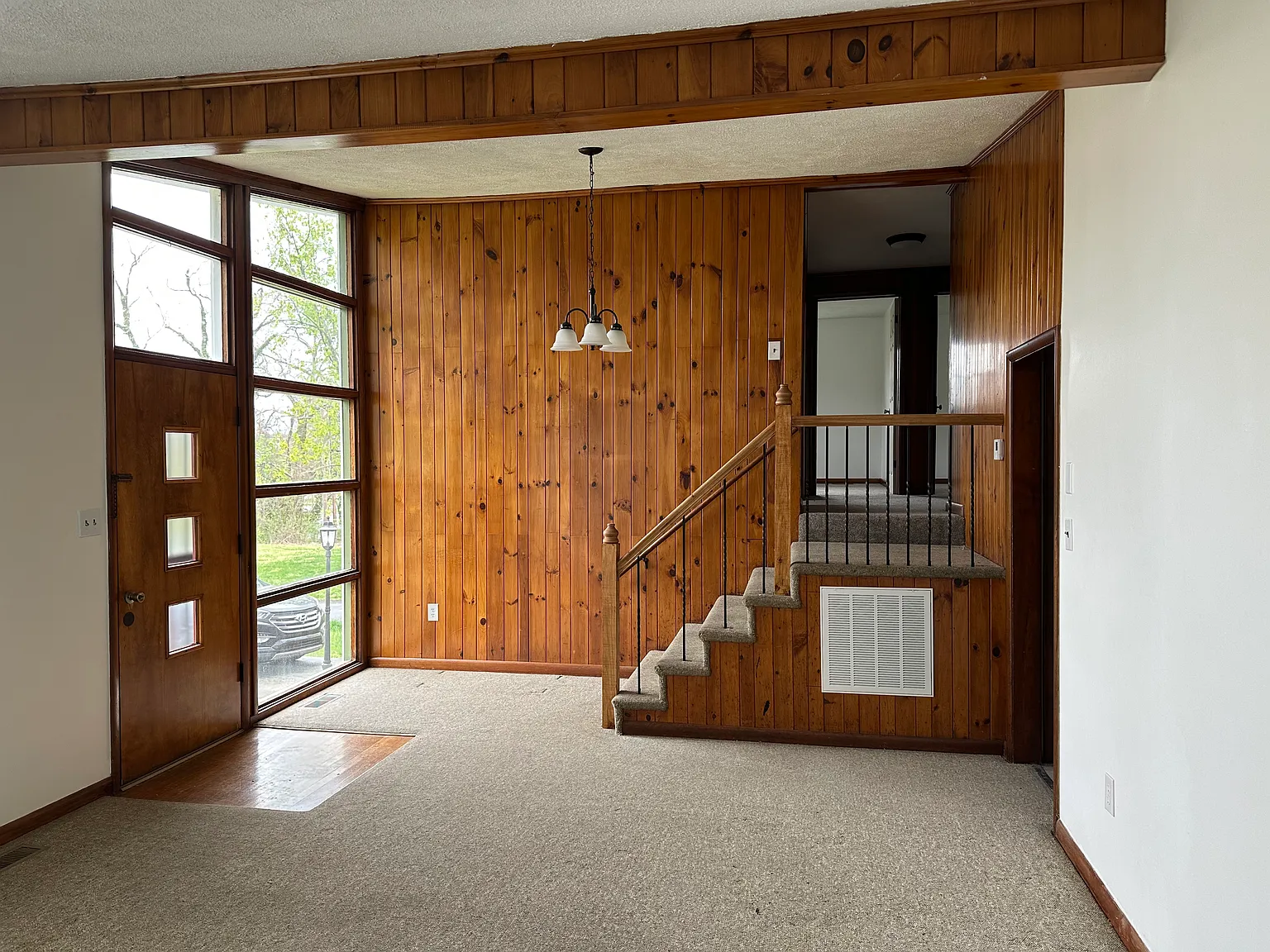 108 Dale Pl — Photo 3