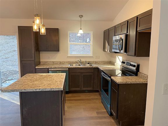 3rd image of 8571 Stone Mountain Ct