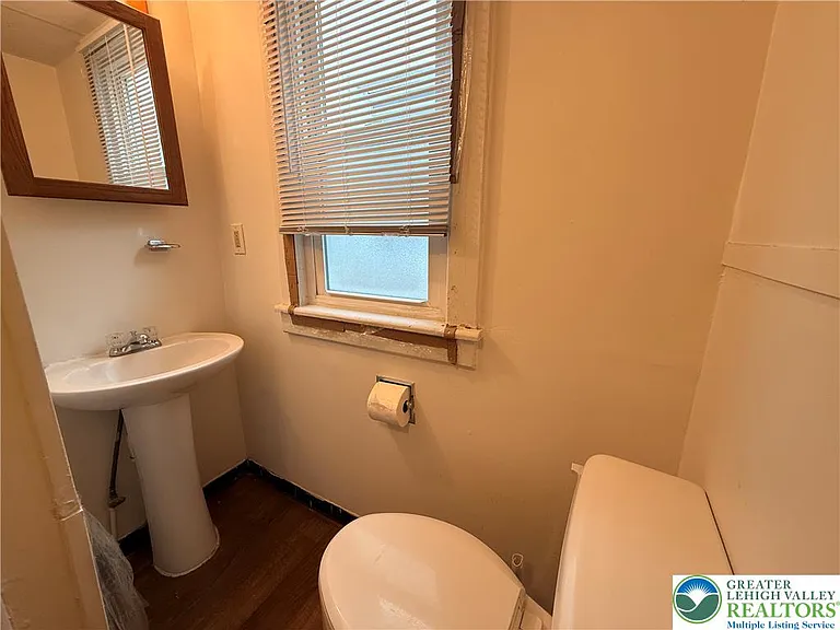 213 E Bertsch St #3 — Photo 9