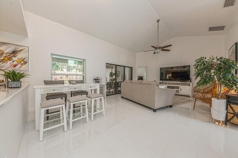 1st image of 15 Dogwood Circle