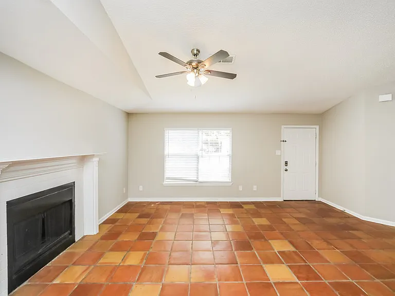 7203 Atterbury Cir E — Photo 3