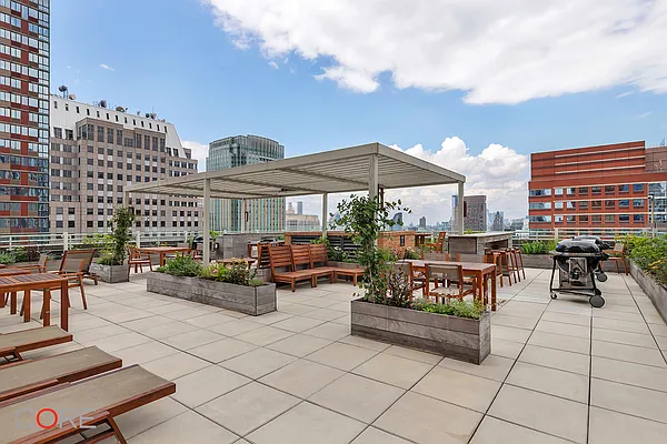 Rented by CORE | media 8