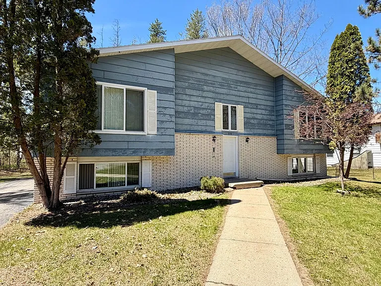225 Crescent St — Photo 13