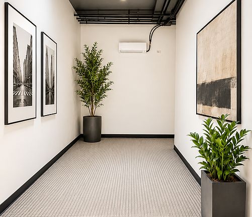 2nd image of 814 Lincolnway #202